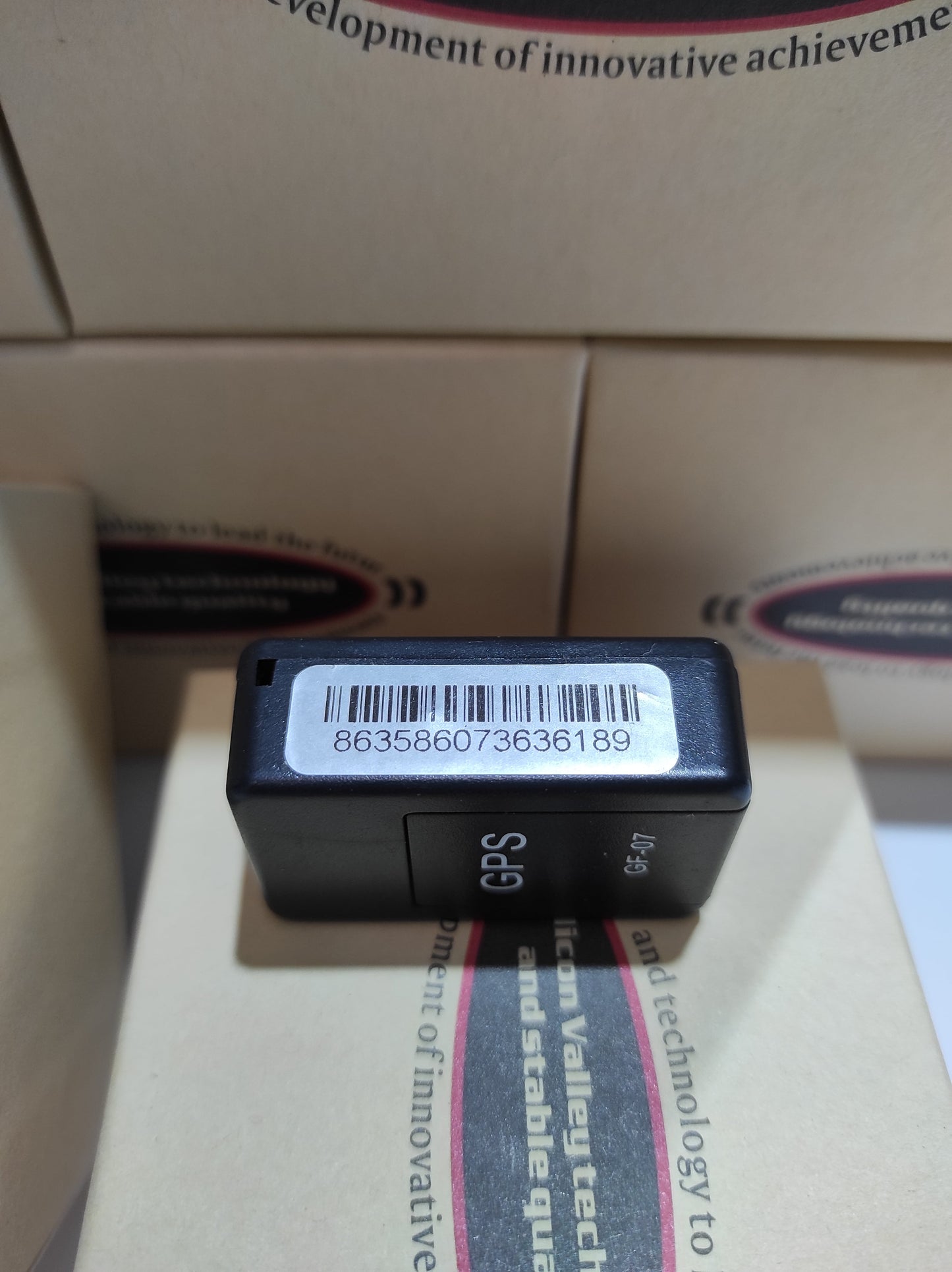 Mini localizador GPS magnético